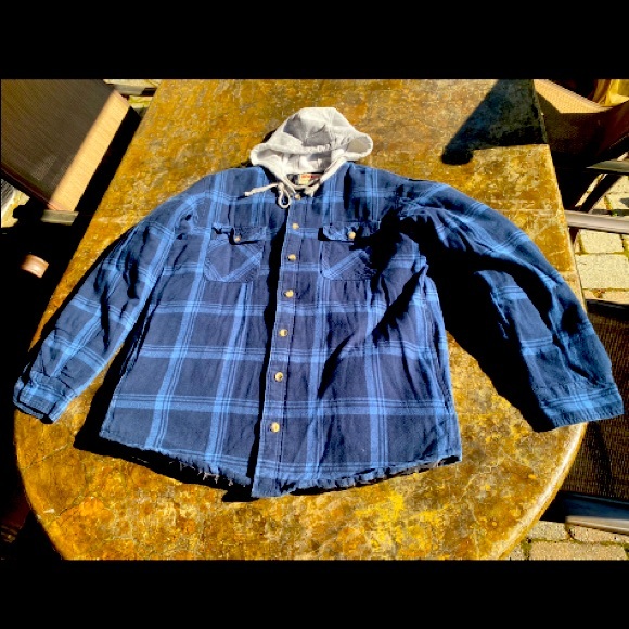 Wrangler Other - EUC Wrangler Authentics Mens Quilted Lined Flannel Jacket Shacket Hoodie Plaid L